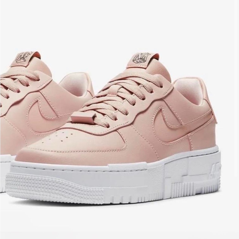 Nike Pixel Pink Sneakers